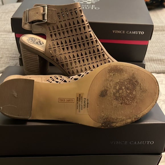 Vince Camuto Almond Beige heeled sandal size 8.5 - Picture 2 of 5